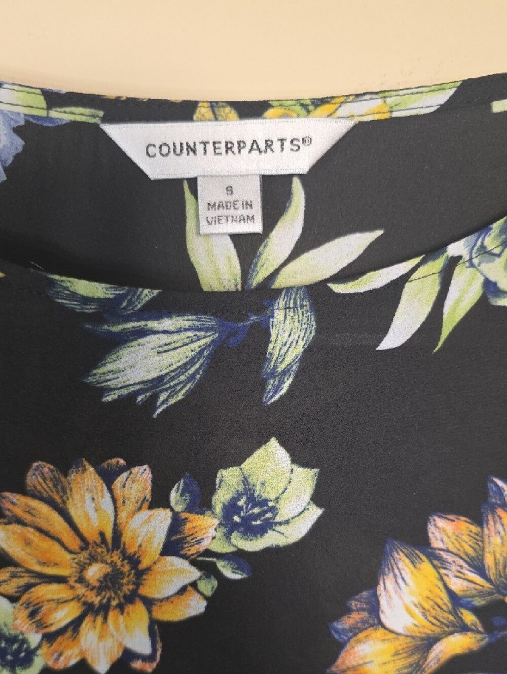 Counterparts Floral Bell Sleeve Blouse - Picture 3 of 6